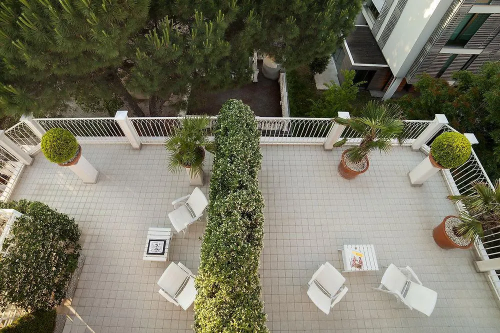 Hotel Gala Riccione 3*,  Italien