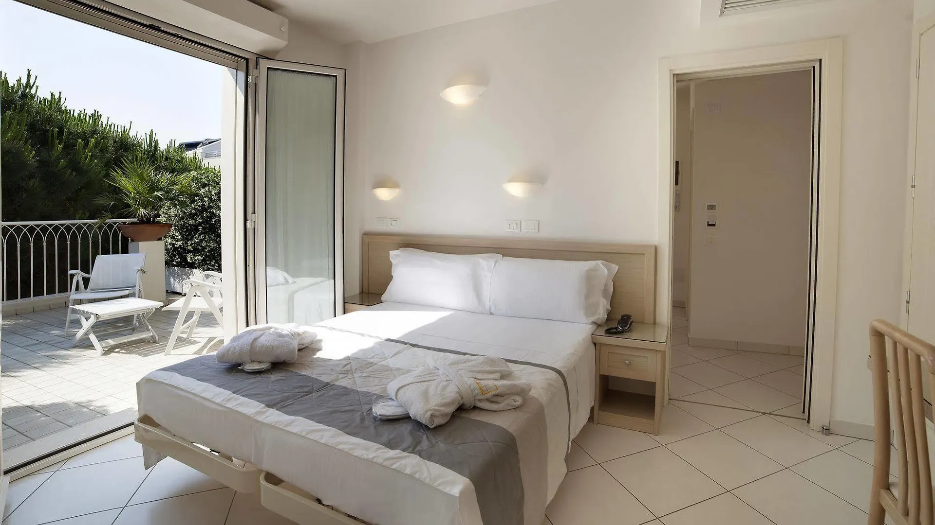 Hotel Gala Riccione 3*,  Italien